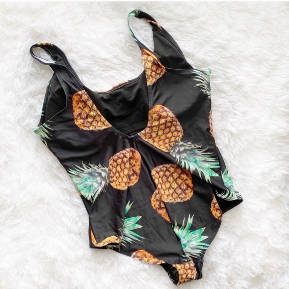 Pineapple 🍍 Print Swimsuit 👙 - Picture 7 of 7
